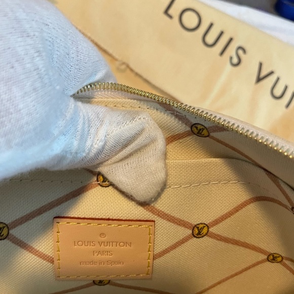 Louis Vuitton Neverfull Damier Azur Summer Trunk Pouche/Clutch - Picture 8 of 11